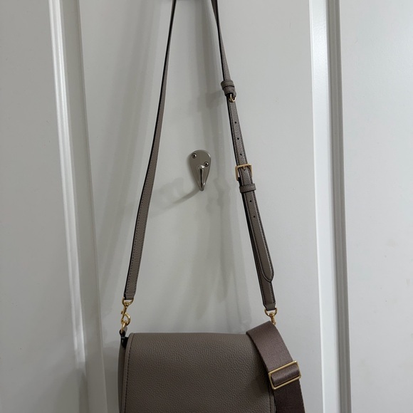 Tory Burch Pebbled Leather Flap Crossbody in Light Taupe Gray - Picture 9 of 9
